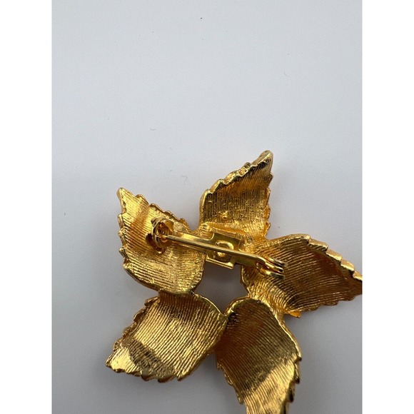 Vintage Women's Gold-Tone Birthday Gift Floral Textured Leaf Heavy Brooch Pin‎ - Picture 3 of 5